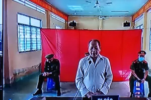 Lãnh 12 năm tù vì đâm chết bạn trong lúc chơi đánh bài 