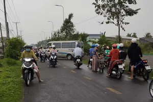 Đi bắt ếch đêm khuya, một người đàn ông ở Long An bị sét đánh tử vong