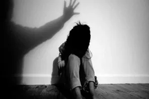 Truy tố người dượng xâm hại cháu gái của vợ