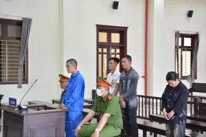 Lấy súng mua trên mạng ra đùa khiến bạn chết, lãnh 14 năm tù