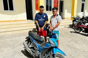 Vừa cai nghiện xong, hai người rủ nhau đi trộm xe máy liên tỉnh