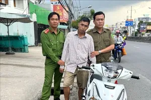 Trộm xe máy ở TP.HCM trên đường tẩu thoát thì bị bắt tại Long An 