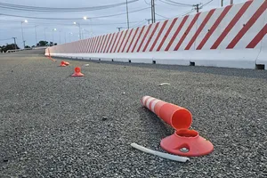 Tuyến đường hơn 3.000 tỷ ở Long An mới đưa vào sử dụng đã bị phá hoại