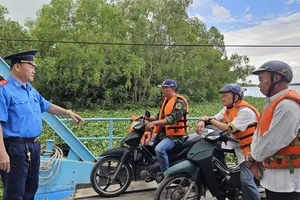 Long An: Tăng cường rà soát, kiểm tra 146 bến phà khách trong mùa mưa bão