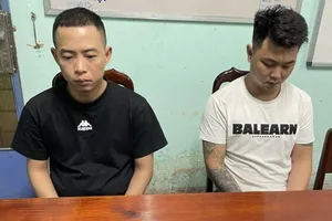 Khởi tố nhóm cho vay lãi nặng từ 120% đến 360%/năm