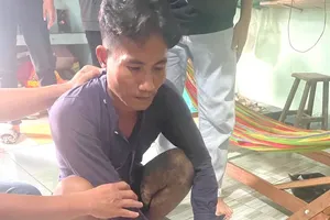 Phát hiện thanh niên vừa mua ma túy, công an bắt thêm kẻ bán ma túy