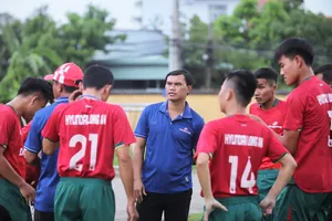 Đội bóng của Tài Em thắng 10-0 ngay trận khai mạc giải Cúp Báo Long An lần thứ XIV