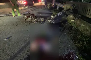 Hai xe máy đối đầu, 1 nam thanh niên tử vong, 1 bị thương nặng