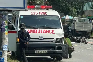 Va chạm với xe cứu thương, 1 phụ nữ tử vong tại chỗ