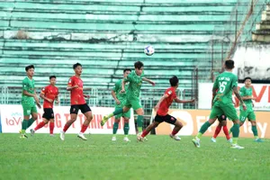 Hoàng Đức kiến tạo giúp Phù Đổng Ninh Bình có chiến thắng 2-0 trước Long An