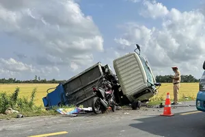 Tạm giữ hình sự tài xế gây tai nạn làm 4 người tử vong ở Long An