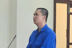 Chiếm đoạt hơn 2,5 tỉ, cựu nhân viên thị trường nhận án 27 năm tù