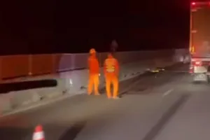 Một người nhảy trên cầu vượt xuống cao tốc Trung Lương - Mỹ Thuận tử vong