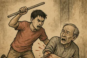 Nghịch tử dùng lưỡi liềm tấn công cha ruột giữa đường