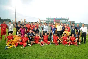 Đội bóng Long An trụ hạng thành công nhờ bàn thắng ở phút bù giờ