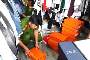 Phát hiện hơn 4,4 tấn hàng hóa không rõ nguồn gốc 