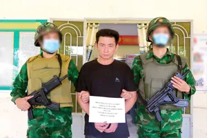 Tây Ninh: Bắt quả tang xe tải chở 45.000 bao thuốc lá lậu