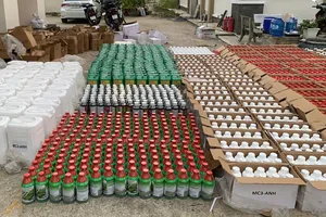 Tây Ninh: Phát hiện hai kho chứa hơn 5.800 lít thuốc bảo vệ thực vật lậu