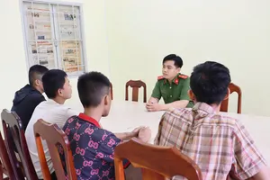 Bắt giữ nhóm cướp nhí mang xe đến khu vực biên giới tìm người bán