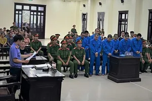 Hỗn chiến trong đêm, thiếu niên 14 tuổi tử vong, 11 bị cáo lãnh án nặng