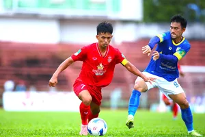 Phan Thanh Bình thất bại trước Tài Em ở trận derby miền Tây
