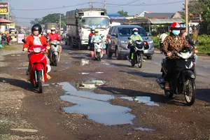 Quốc lộ 62 xuống cấp nghiêm trọng, dự án nâng cấp vẫn “án binh bất động”