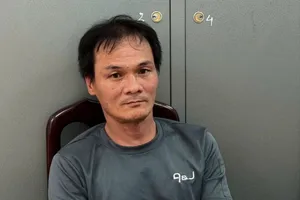 Nam công nhân nợ nần, dùng liềm chặn xe Sh cướp tài sản nửa đêm