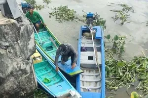 Chạy vỏ lãi đâm cột phao giữa sông, người đàn ông mất tích ở Tây Ninh