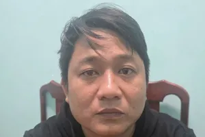 Dùng ô tô làm giả biển số, mang súng điện đi trộm 13 con chó liên tỉnh