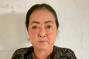 Người phụ nữ 63 tuổi bị lực lượng Biên phòng bắt giữ. Ảnh: BP