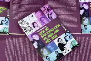  Sách "Lịch sử sân khấu kịch và điện ảnh Việt Nam" của TS Nguyễn Đức Hiệp.