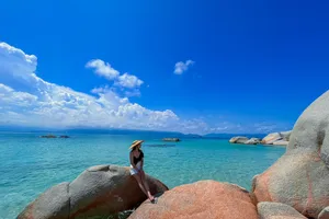 Khám phá vẻ đẹp hoang sơ đảo Cù Lao Câu 