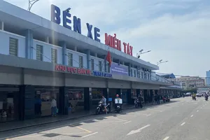 Sắp sửa xong bãi giữ xe bến xe Miền Tây, xóa bãi tự phát ngoài bến