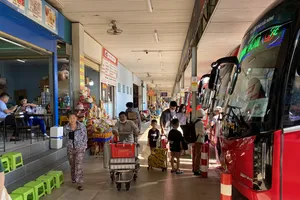 Bến xe miền Đông cũ, cửa ngõ phía Đông TP.HCM thông thoáng ngày 25 Tết