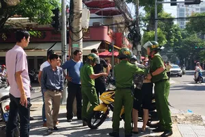 Công an thông tin vụ vượt đèn đỏ làm ngã 2 cảnh sát