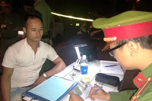 Thuê taxi đi mua ma túy bị cảnh sát phát hiện