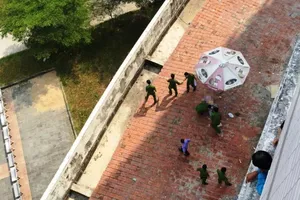 Người đàn ông tử vong vì rơi lầu bệnh viện Ung bướu Đà Nẵng