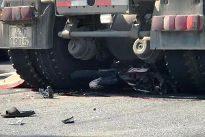 Nam công nhân chết thảm dưới gầm container ở Đà Nẵng