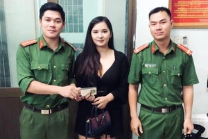 Nữ du khách Thái Lan bỏ quên iPhone trên xe Grab