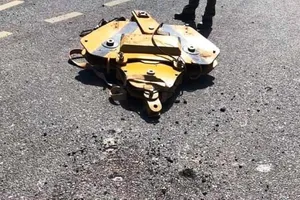 Phạt nhà thầu để móc cần cẩu rơi xuống đường ở Đà Nẵng