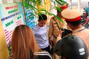 Đôi nam nữ lao xe vào thượng úy CSGT ở Đà Nẵng