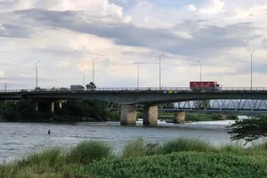 Đề xuất khẩn: Xây dựng đập tạm ngăn mặn trên sông Cầu Đỏ