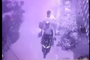 Truy tìm hai nam thanh niên trộm tượng Phật bằng gỗ trầm hương