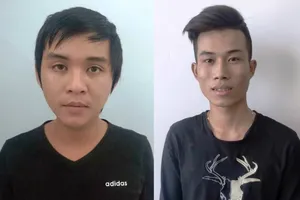 Hai thanh niên giả cảnh sát tát cô gái nhiều lần để cướp