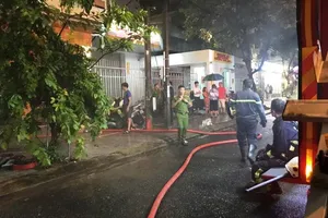 Cháy quán bar giữa trung tâm Đà Nẵng, nhiều người tháo chạy
