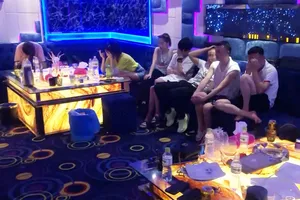 Hàng chục người nước ngoài dương tính ma túy ở quán karaoke