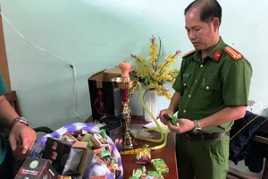 Cảnh sát phát hiện hàng ngàn hộp shisa ‘lậu’ ở Đà Nẵng