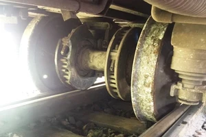 Tàu SE3 trật bánh khi vượt đèo Hải Vân