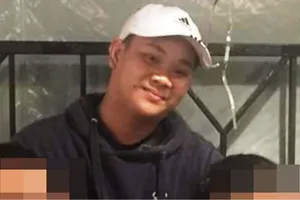 Bạn gái bị chọc ghẹo, chế mã tấu đi chém người