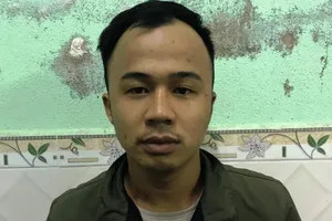  Đà Nẵng: Vào tận nhà nghỉ đánh ghen, cướp ví tình địch